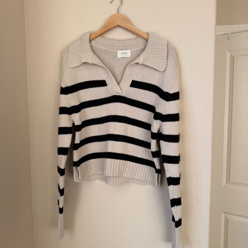 DISSH Colbie Sweater Size Small